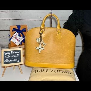Louis Vuitton EPI Leather Alma PM